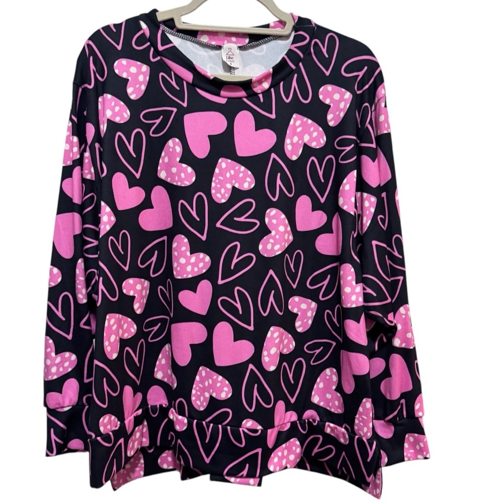 Like Love - long sleeve oversized heart top - size Small - NWOT